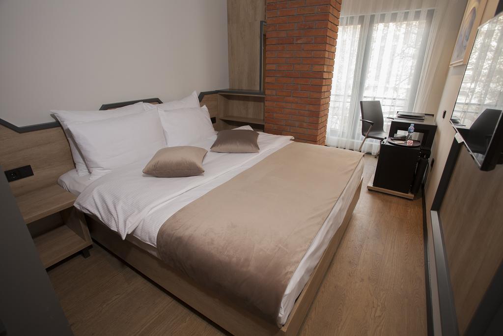 סקופיה Solun'S Riverside Rooms מראה חיצוני תמונה